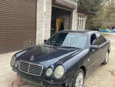 Mercedes-Benz 200-Series