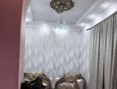 Продается Один большой дом как 2 дома, Сухум, центр