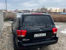 Toyota Sequoia