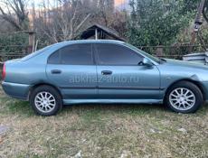 Mitsubishi Carisma