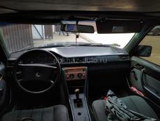 Mercedes-Benz 124