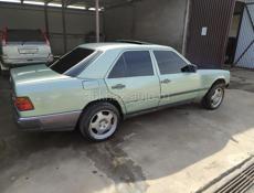 Mercedes-Benz 124
