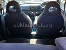 Nissan March