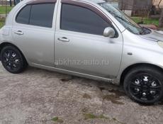 Nissan March