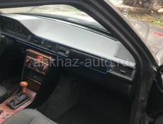 Mercedes-Benz 124
