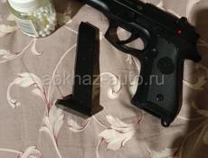 Страйкбольный пистолет