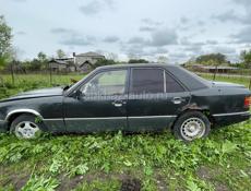 Mercedes-Benz 124