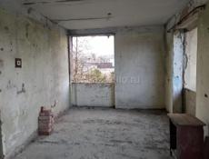 Срочная продажа большой полуторки с балконом в шесть метров по ул Бейгуа, квартира находится рядом с новым девятиэтажным домом на втором этаже пятиэтажного дома. Все документы на руках ,выкупленная. Продажа БЕЗ РИЭЛТОРОВ,АГЕНСТВ И ПОСРЕДНИКОВ !!!