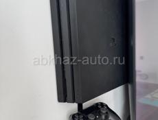 PS4 PRO +3 игры 