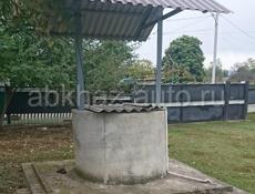 Довоен/ собств., дом на 1га земли недалеко от аэропорта.