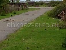 Дранда дом не дастроиный с участком рядом с аэропортам.
