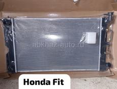 Honda Fit фары, радиаторы, амортизаторы, зеркала, бампер, лобовое стекло и много других запчастей в наличии и под заказ 