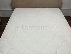 С раскладным механизмом и с матрасом ортопедическим 160/200 в хорошем состоянии