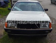 Audi 100