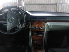 Mercedes-Benz 124