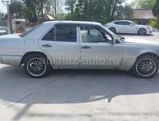 Mercedes-Benz 124