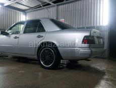 Mercedes-Benz 124