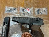 Продаю пневматический пистолет Макарова MP654K , две обоймы , пистолет в хорошем состоянии, сделал чтобы чуть лучше стрелял , пробитие около 8 сантиметров 