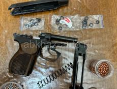 Продаю пневматический пистолет Макарова MP654K , две обоймы , пистолет в хорошем состоянии, сделал чтобы чуть лучше стрелял , пробитие около 8 сантиметров 