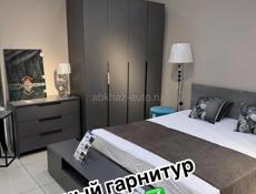 Спальный гарнитур шкаф, кровать мягкая, комод и две тумбы 