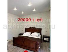 Кровати и тумбы 
