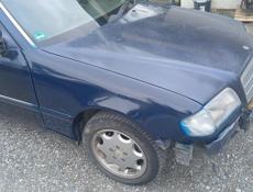 Mercedes-Benz 124