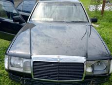 Mercedes-Benz 124