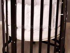 Продаётся детская кроватка за 15000 рублей 
