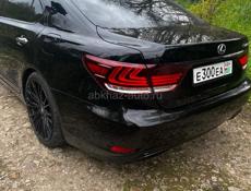 Lexus LS