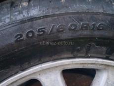 Продаю 4 колеса 1 диск битый резина новая 