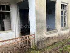 Участок со строением 