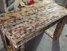 Лавочки, столы из поддонов и другая мебель.
