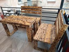 Лавочки, столы из поддонов и другая мебель.