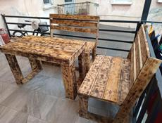 Лавочки, столы из поддонов и другая мебель.