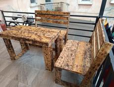 Лавочки, столы из поддонов и другая мебель.
