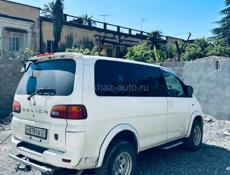 Mitsubishi L 400
