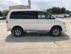 Mitsubishi L 400