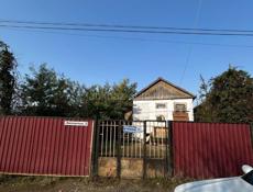 УЧАСТОК СУХУМ С ВЕТХИМ СТРОЕНИЕМ