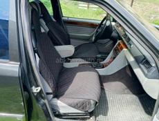 Mercedes-Benz 124
