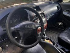 Mitsubishi Carisma