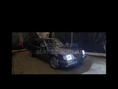 Mercedes-Benz 124