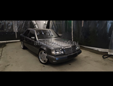 Mercedes-Benz 124