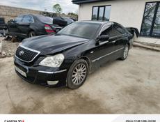 TOYOTA CROWN MAJESTA