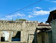 СТРОЕНИЕ В ЦЕНТРЕ Г. СУХУМ