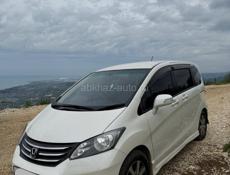 Honda FR-V