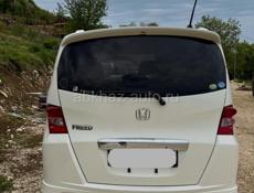Honda FR-V