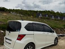 Honda FR-V