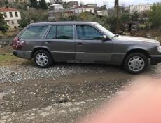 Mercedes-Benz 124