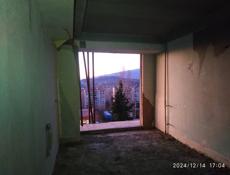 Продам 2-х комнатную квартиру. Сухум,Новый район. Без ремонта.