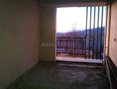 Продам 2-х комнатную квартиру. Сухум,Новый район. Без ремонта.